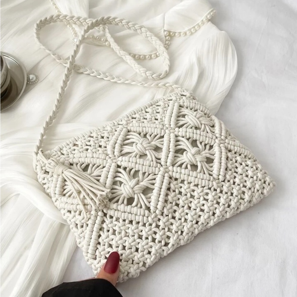 ❤️New Minimalist Hollow Out Design Straw Bag❤️